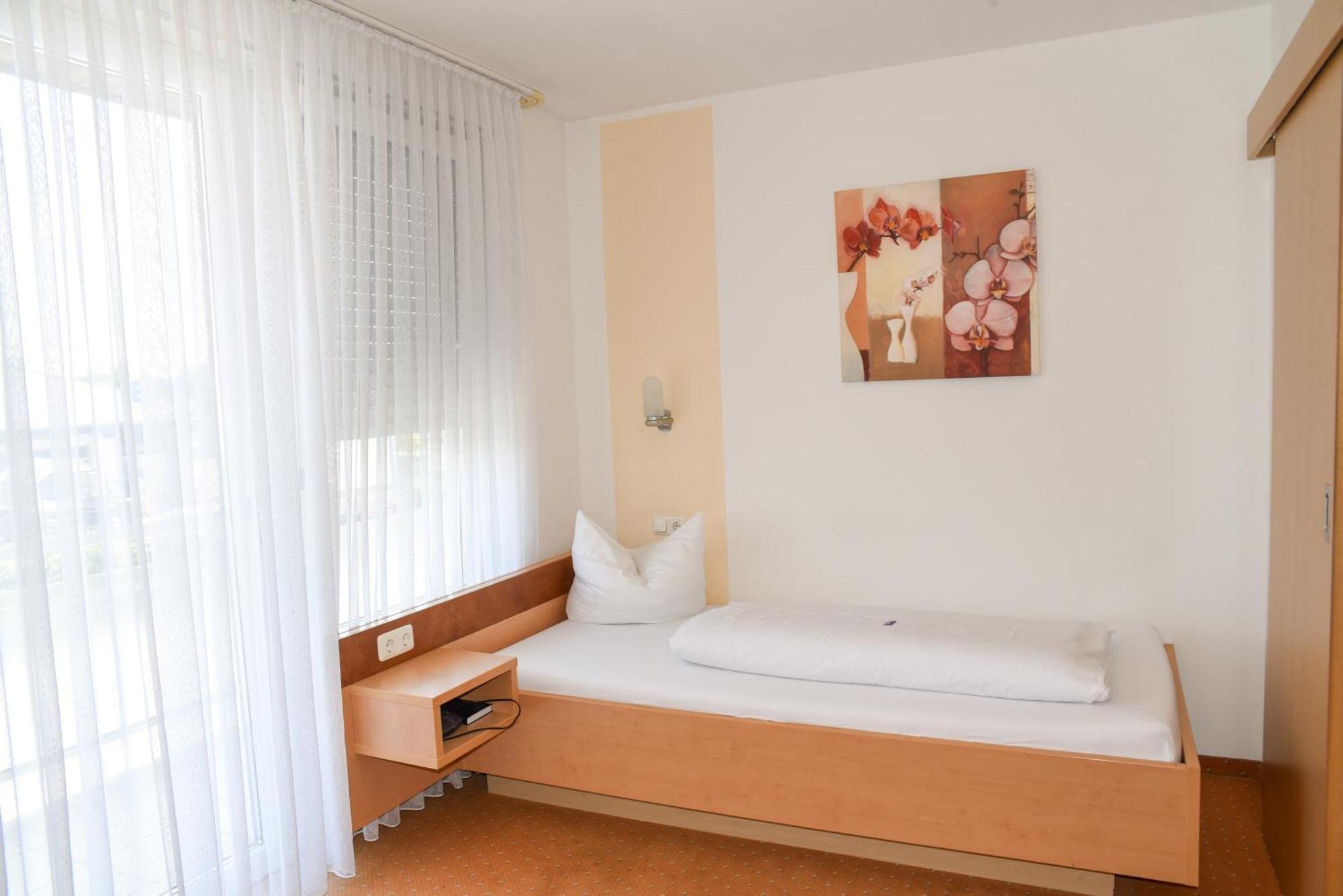 Hotel Nuernberger Hof 노이막트인더오버팔츠 외부 사진