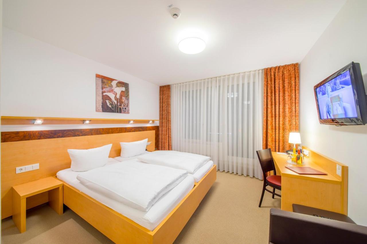 Hotel Nuernberger Hof 노이막트인더오버팔츠 외부 사진