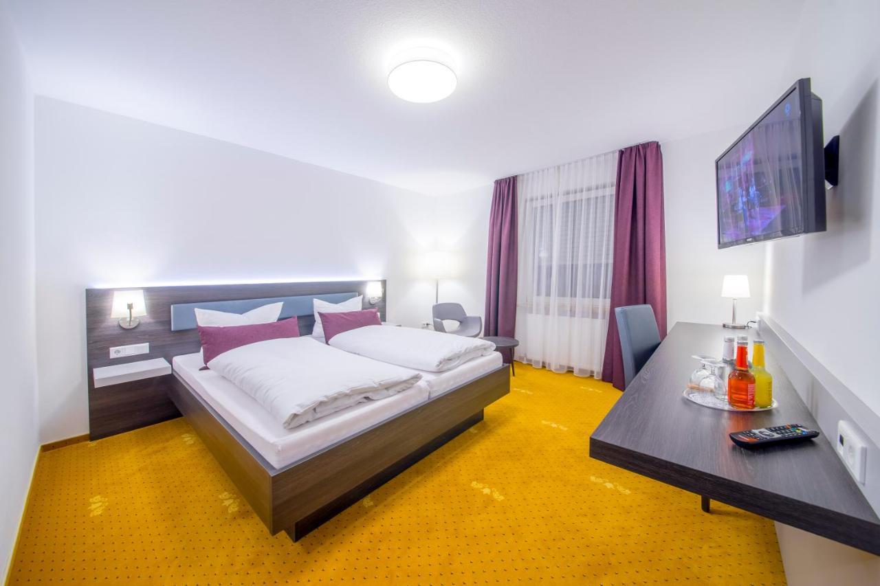 Hotel Nuernberger Hof 노이막트인더오버팔츠 외부 사진